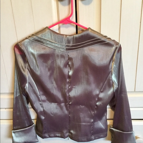 Cachet wrap blouse.  Perfect for the holidays! - Picture 2 of 3